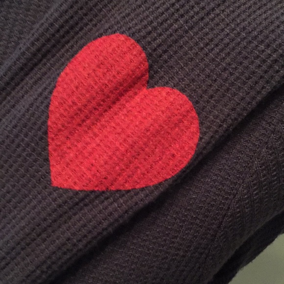 Michael Lauren Heart Top Long Sleeve Thumb Holes - Picture 5 of 8